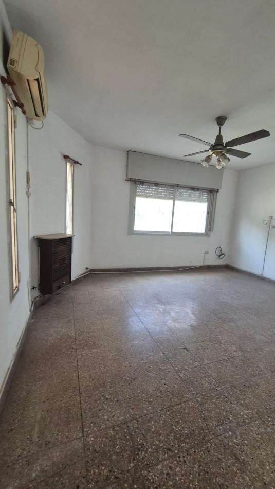 Foto de Venta PH 2 Ambientes en esquina de Paso del Rey Centro | Cochera, imagen 3