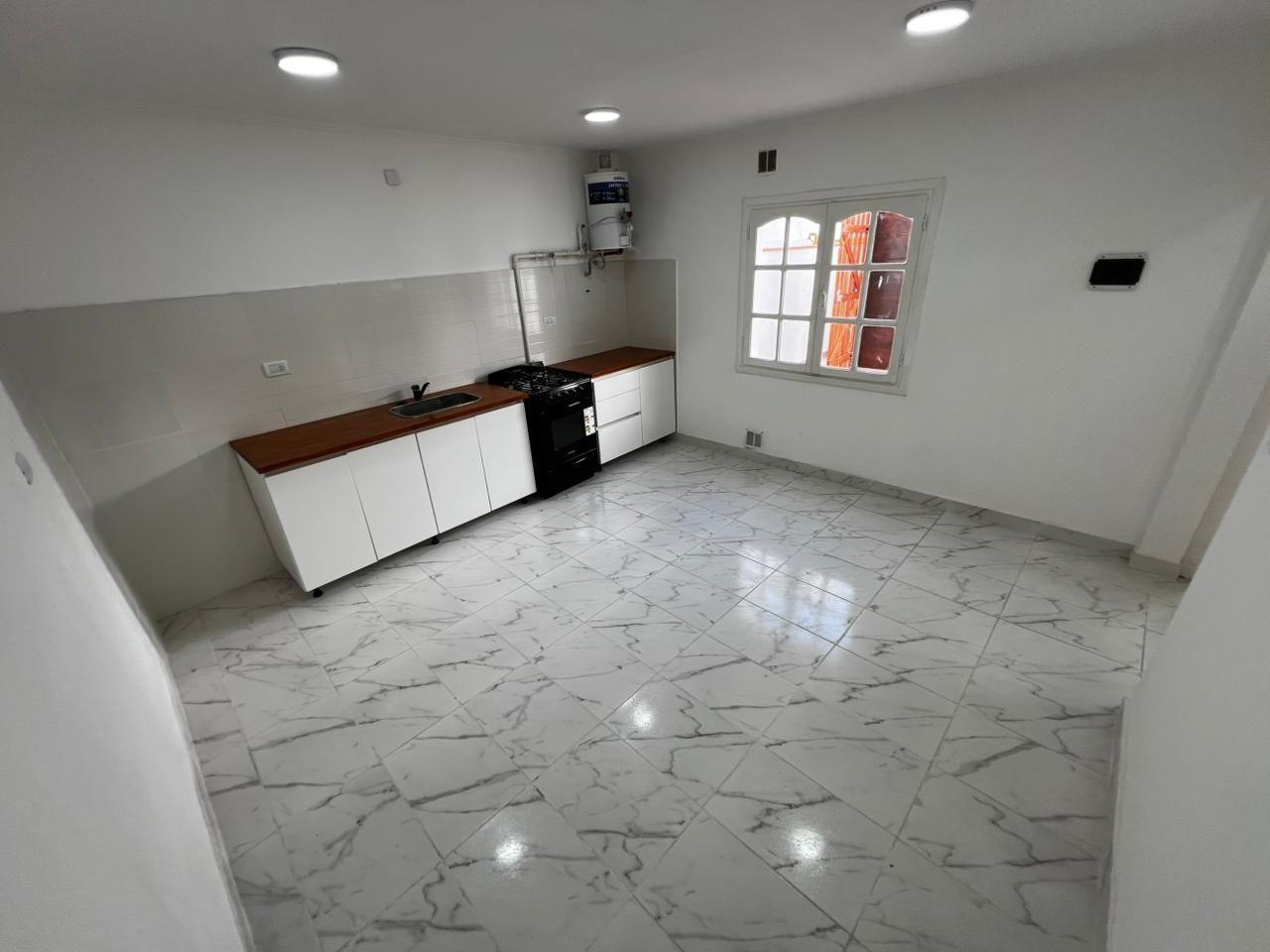 Foto de Venta PH 2 Amb. + patio/ al Fondo/ Reciclado, imagen 2