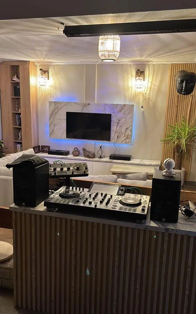 VENTA - Residencia de categoría en Olivos Alto 4