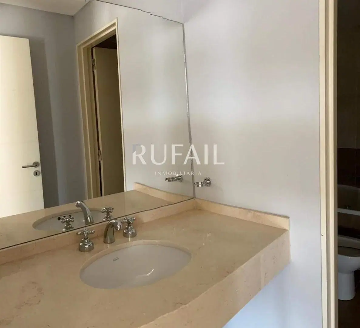 B° GRAL PAZ . ESQUIU N 700 . SEMIPISO 3 DORM . FULL AMENITIES . ASADOR 2