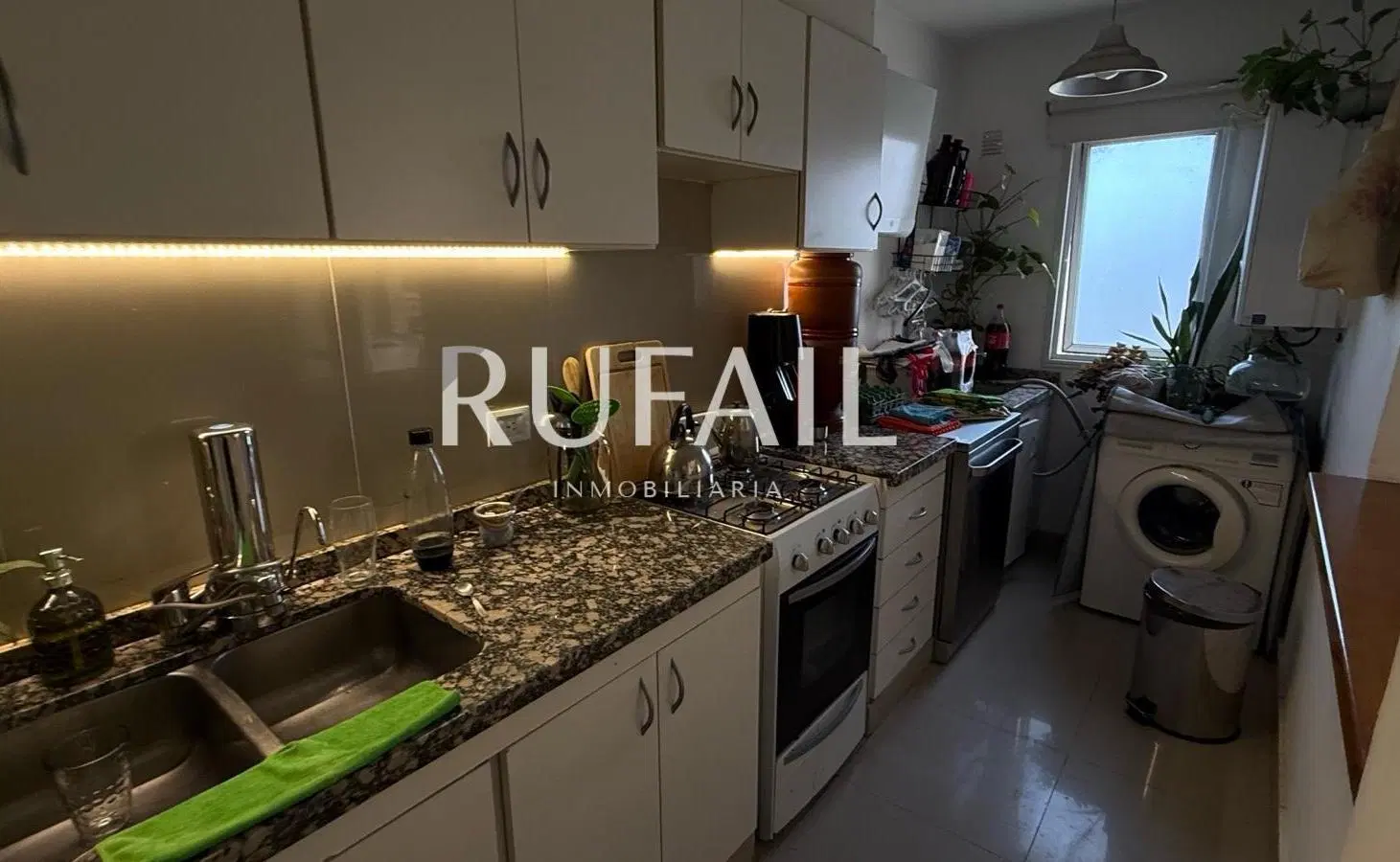 DEPTO EN VENTA. COMPLEJO SUREÑO. 2 DORM, 3 BAÑOS. COCHERA 4