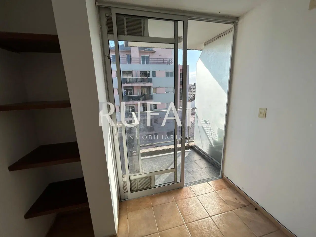 DUPLEX B° GRAL PAZ . ROSARIO DE SANTA FE N 1312 . DORM . BALCON . VESTIDOR . 8