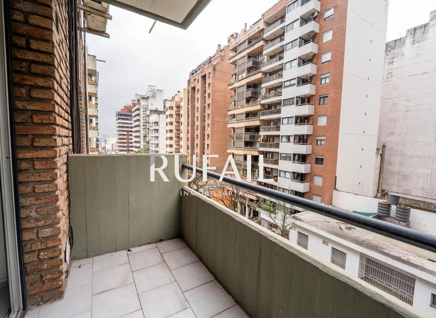 SALGUERO ESQ. RONDEAU. MONO AMPLIO C/ BALCON FRENTE 7