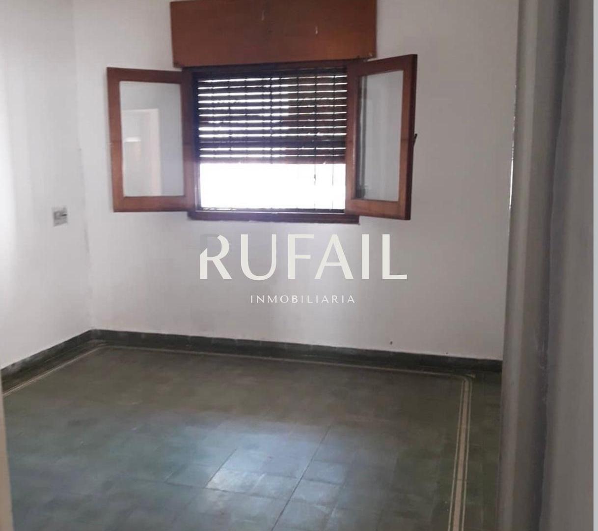 Foto de CASA EN VENTA DE 2 DORM. PATIO. GARAGE 2 VEHÍCULOS. B PUEYRREDON, imagen 1