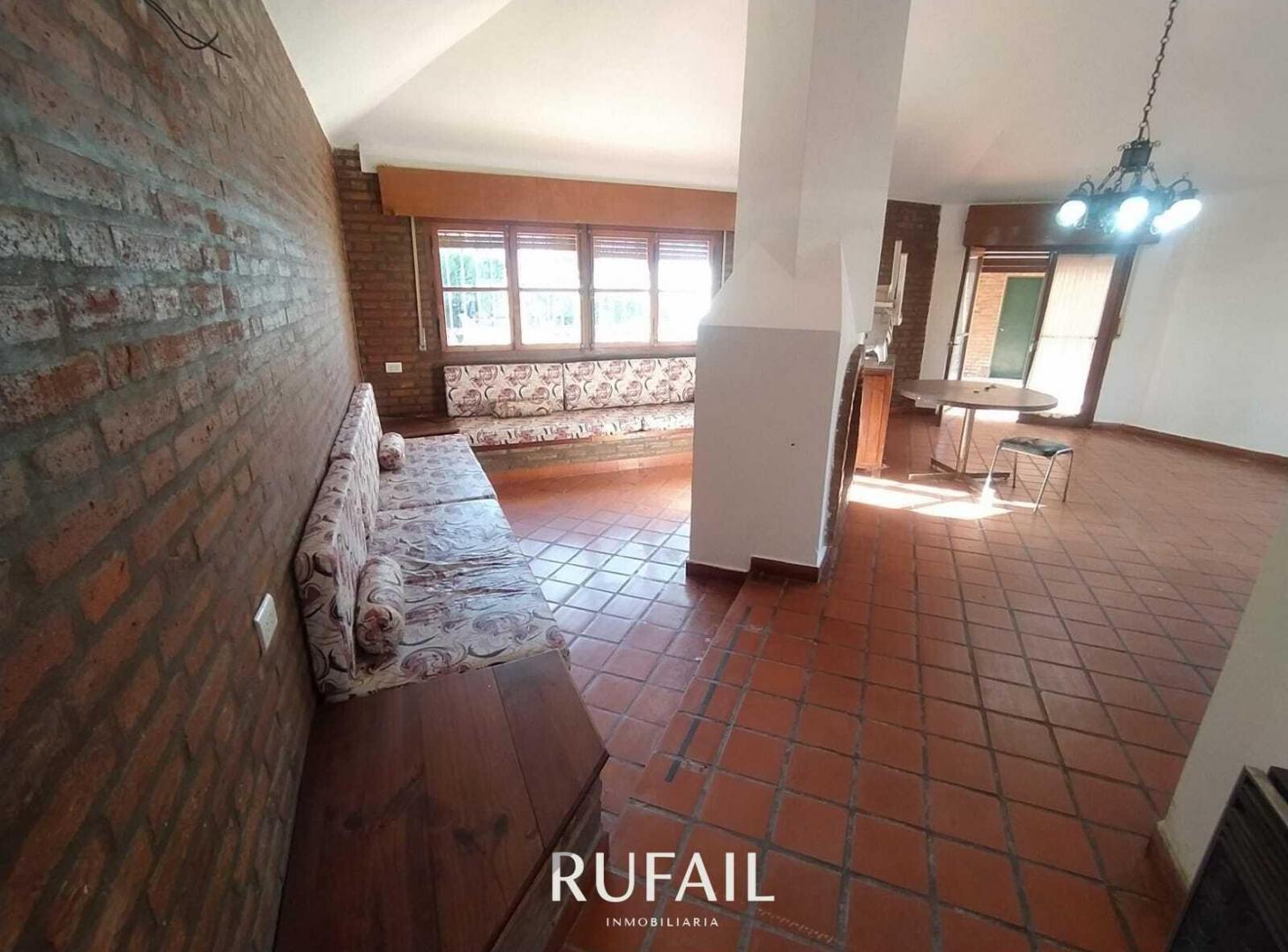 Foto de CASA EN VILLA CARLOS PAZ. 4 DORMITORIOS. COCHERA. AMPLIO Y LUMINOSO, imagen 3