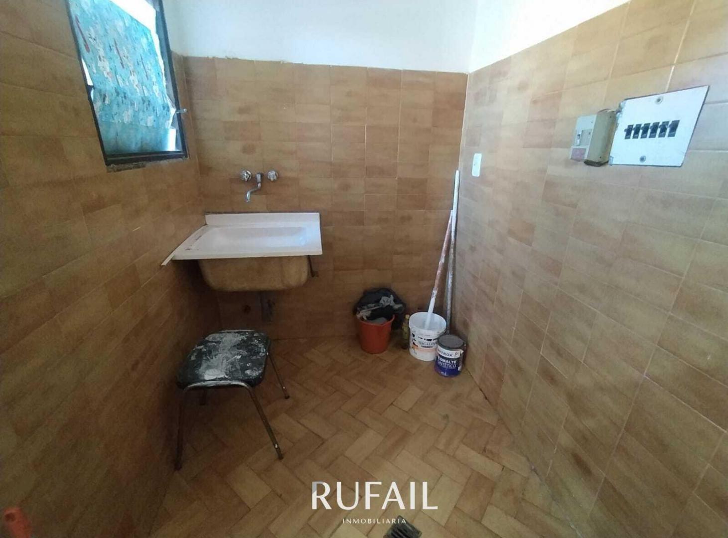 Foto de CASA EN VILLA CARLOS PAZ. 4 DORMITORIOS. COCHERA. AMPLIO Y LUMINOSO, imagen 5