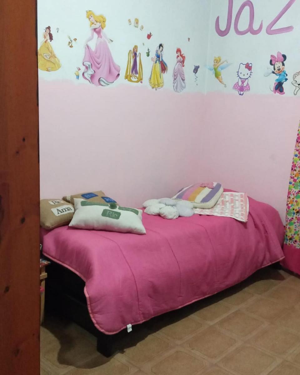 HERMOSA CASA A  LA VENTA IDEAL PARA DOS FAMILIAS EN LOMAS DE ZAMORA