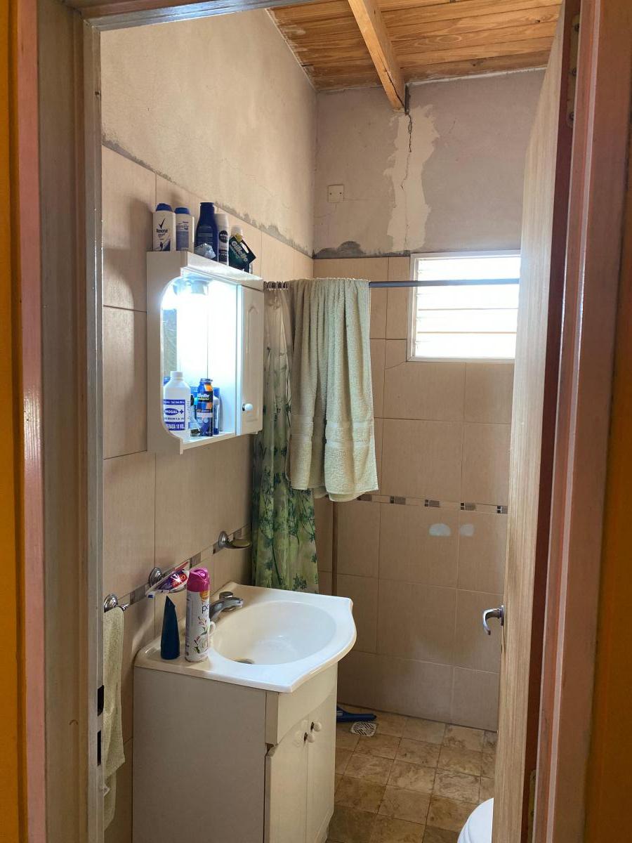Nuevo Precio: Oportunidad de Compra en La Zona de Burzaco. Ideal Tres Familias 3