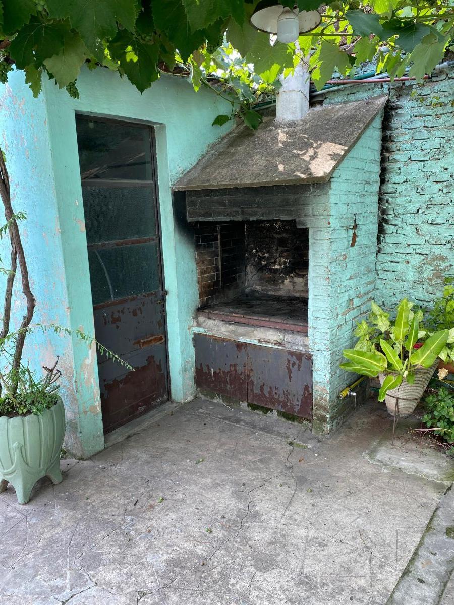 Vendo Casa Ideal Para Tres Familias en Lomas de Zamora 4