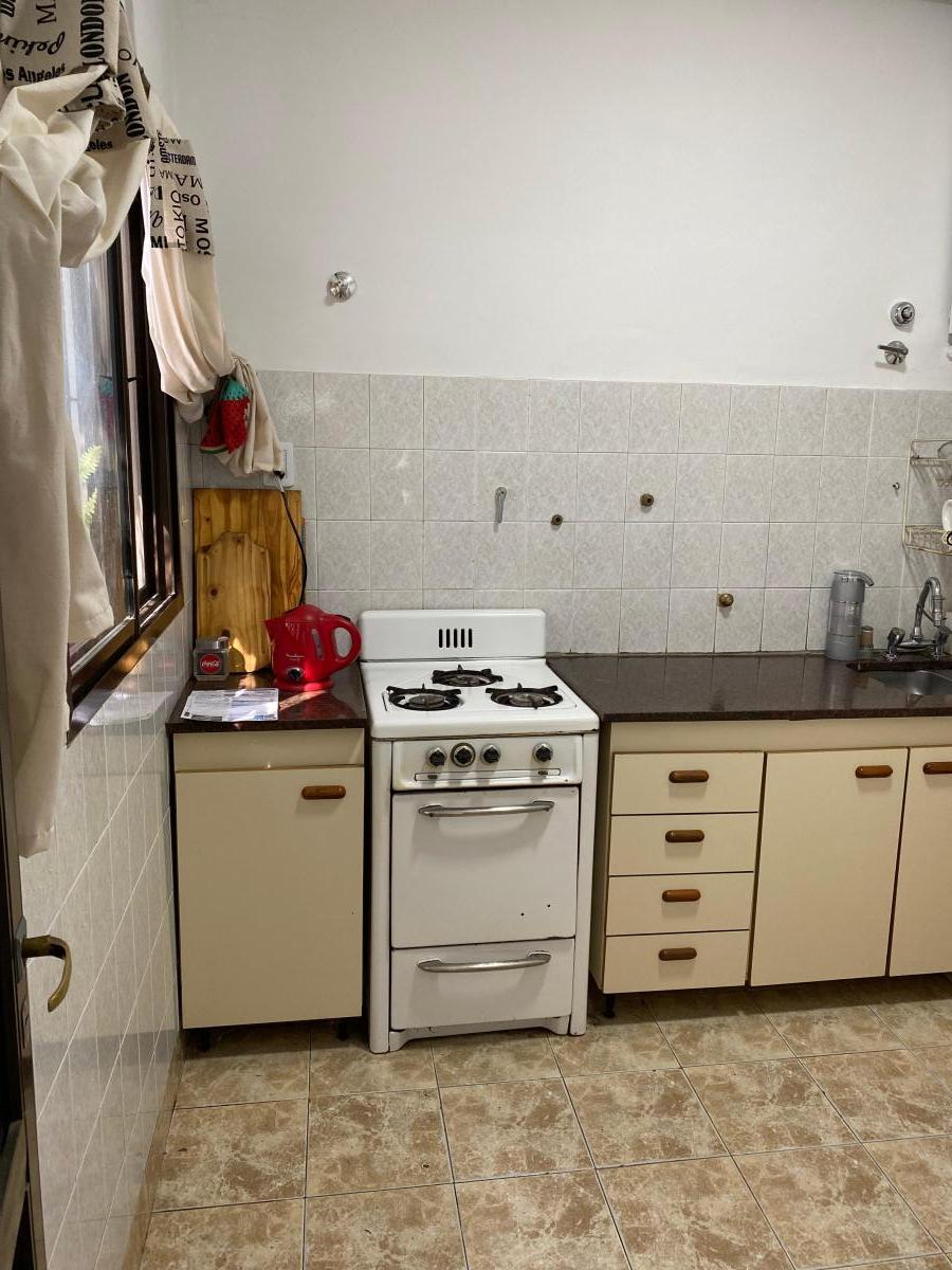 Vendo Casa Ideal Para Tres Familias en Lomas de Zamora 3