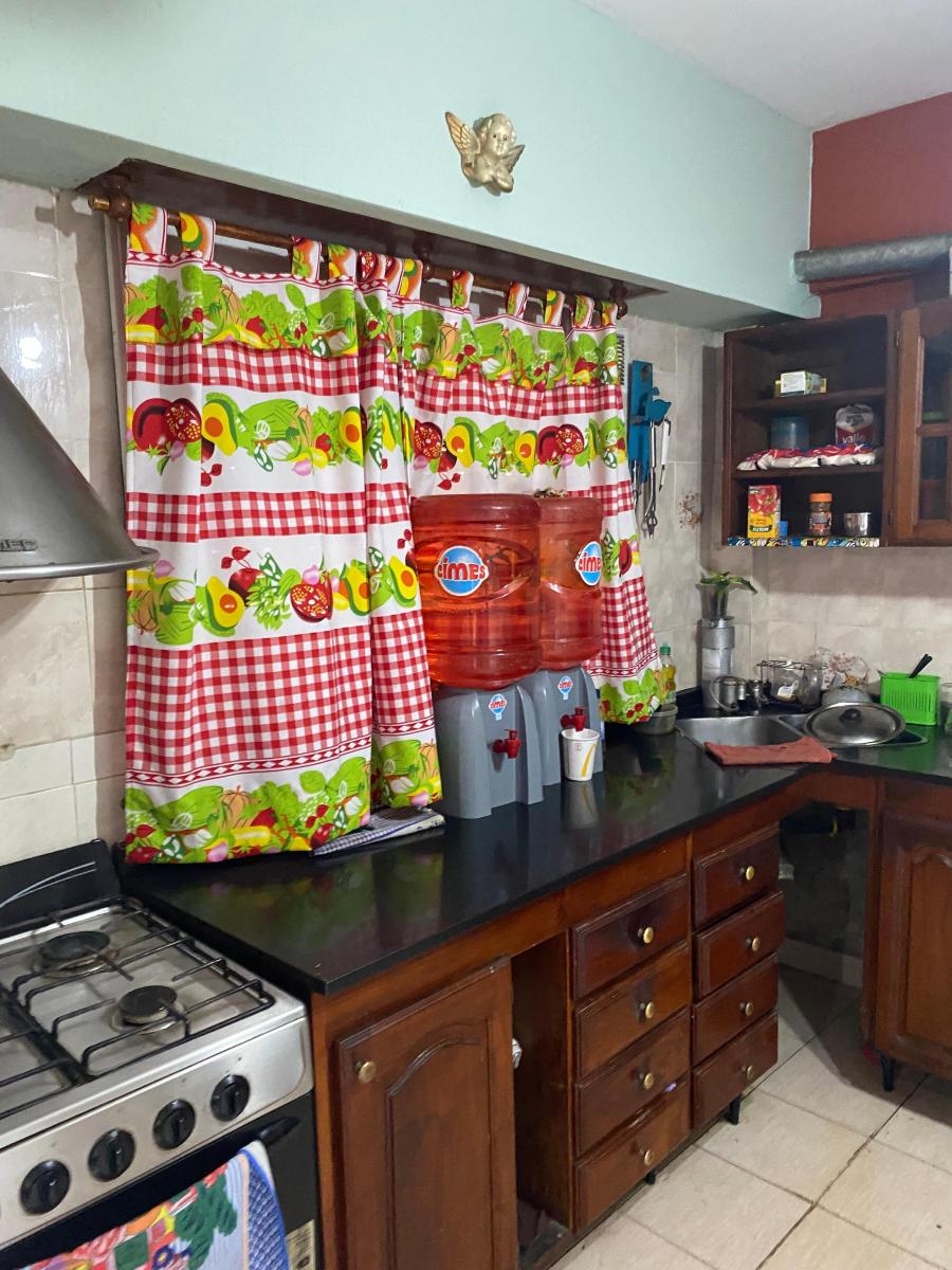 Vendo Casa Ideal Tres Familias en Lomas de Zamora 5