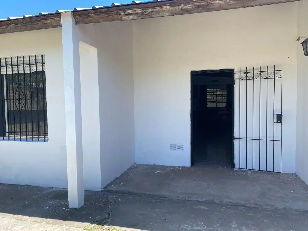 Casa de 345 m2 con 3 dormitorios en alquiler en Lomas de Zamora 3