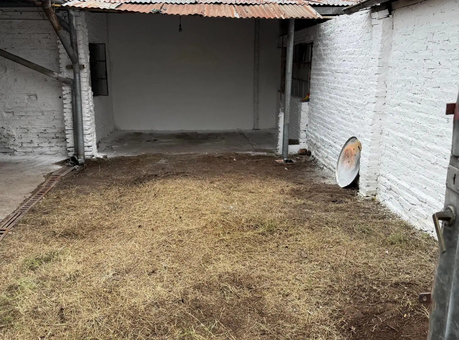 3 Cocheras en alquiler con techo en Lomas de Zamora 2