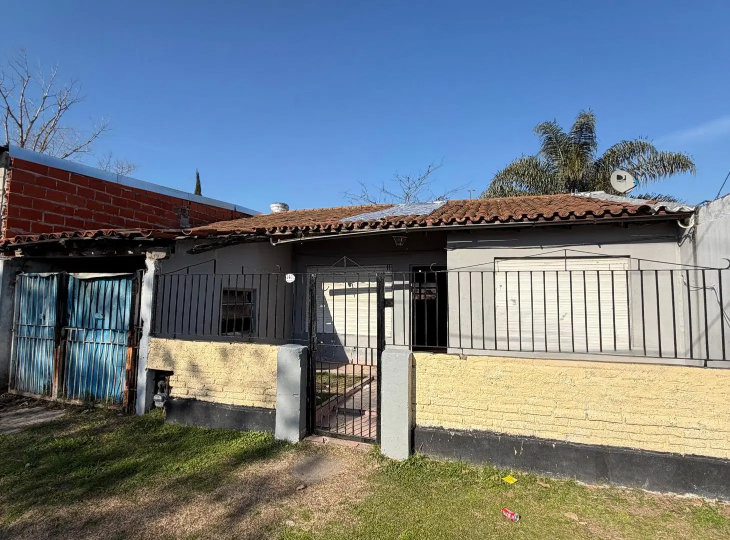 Casa de 200 m² con 2 dormitorios en venta en Lomas de Zamora 3