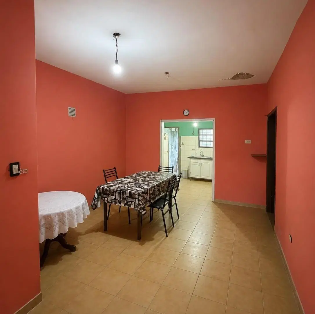 3 Casas en lote de 303 m² con 2 dormitorios en venta en Lomas de Zamora 8