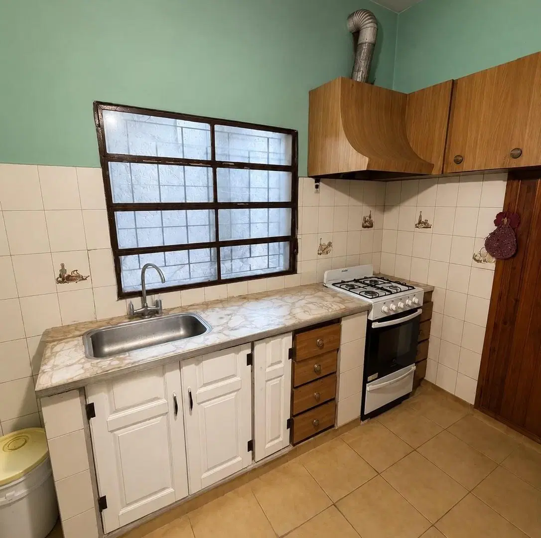 3 Casas en lote de 303 m² con 2 dormitorios en venta en Lomas de Zamora 4