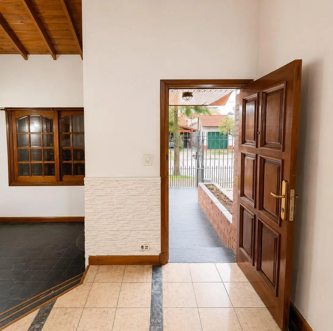 Casa de 350 m² con 3 dormitorios en alquiler en Lomas de Zamora 1
