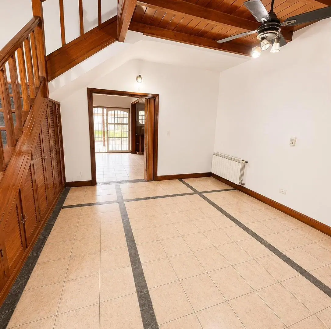 Casa de 350 m² con 3 dormitorios en alquiler en Lomas de Zamora 4