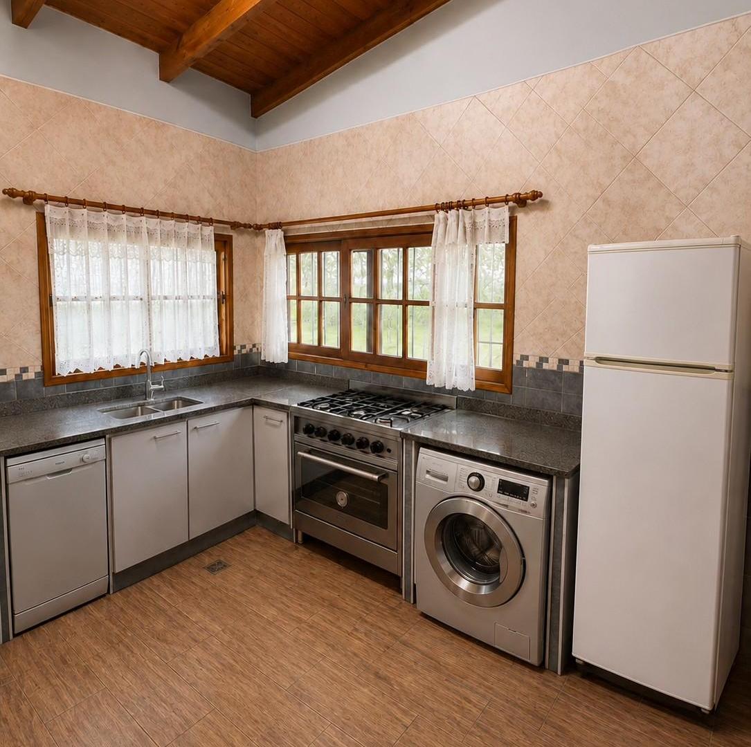 Foto de Casa de 750 m² con 2 dormitorios en alquiler en Llavallol, imagen 5