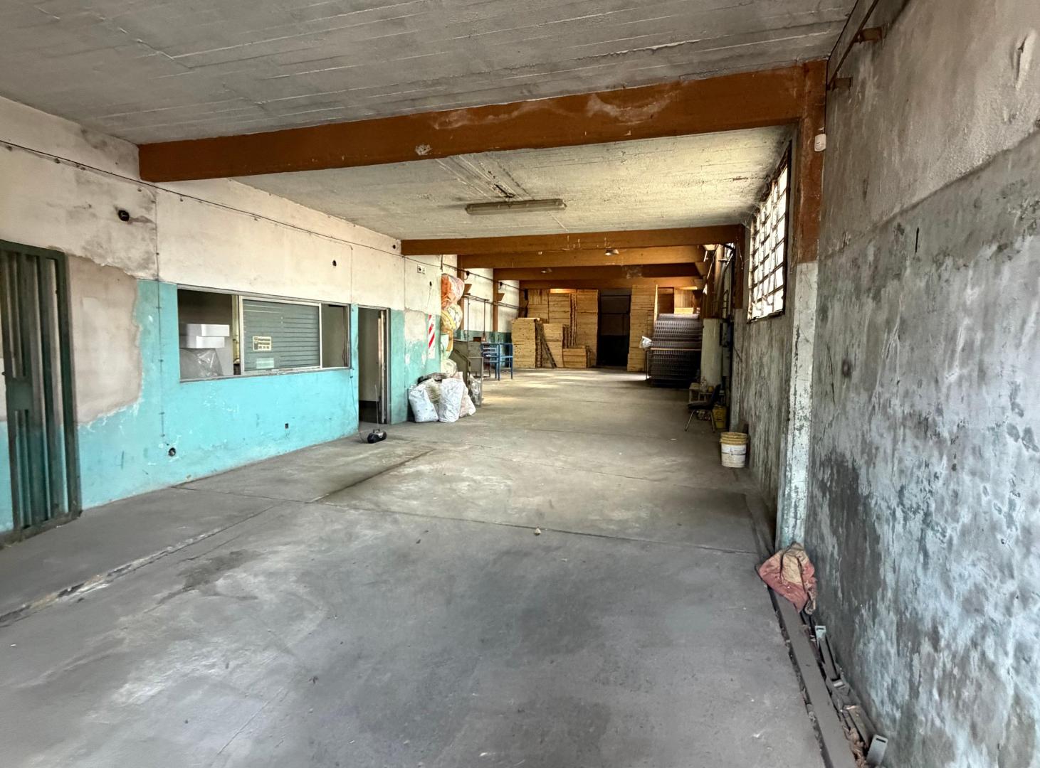 Foto de Galpon de 880 m² con oficinas en alquiler en Lomas de Zamora, imagen 5