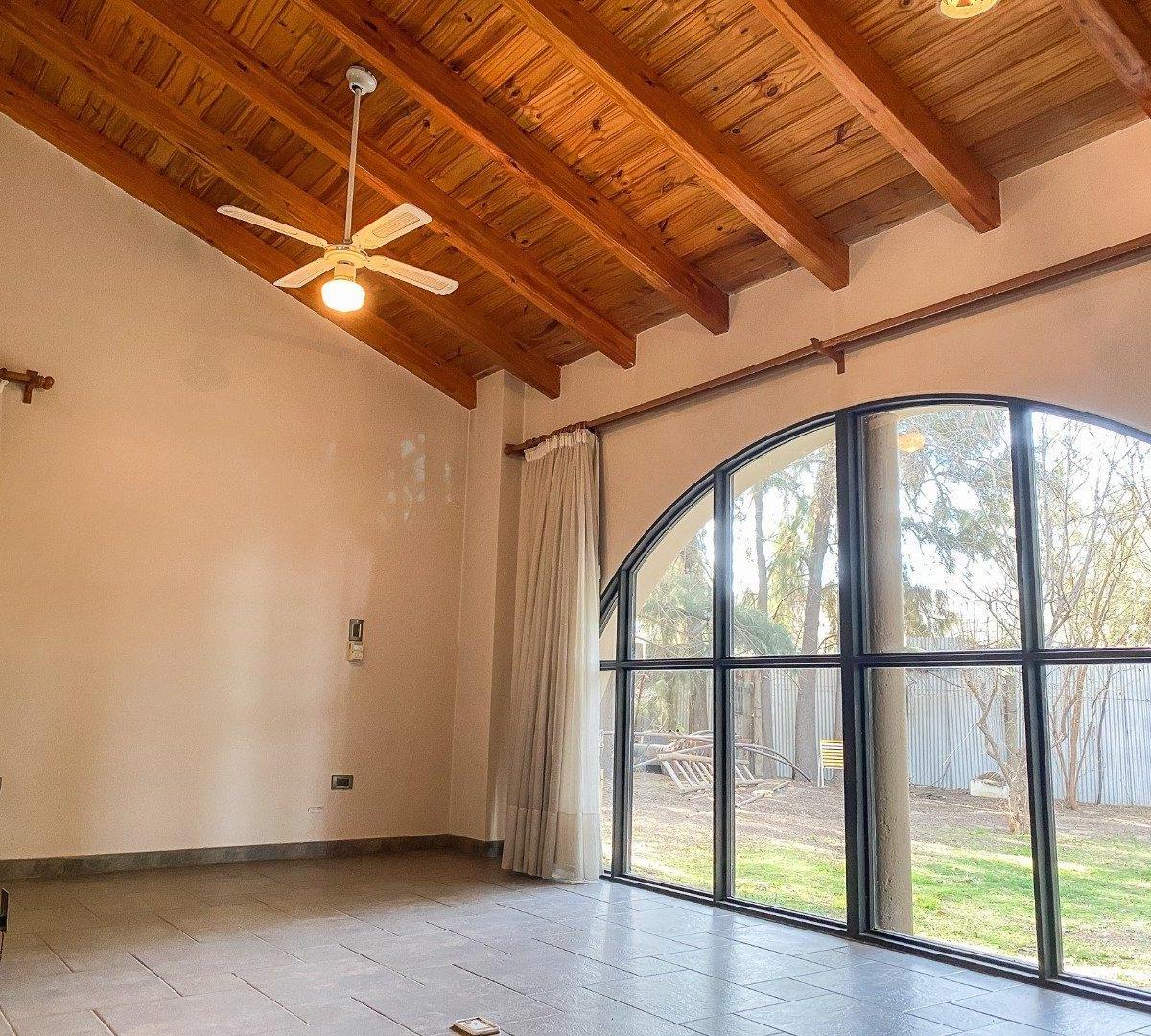 Vende Importante Casa en Carrodilla 2