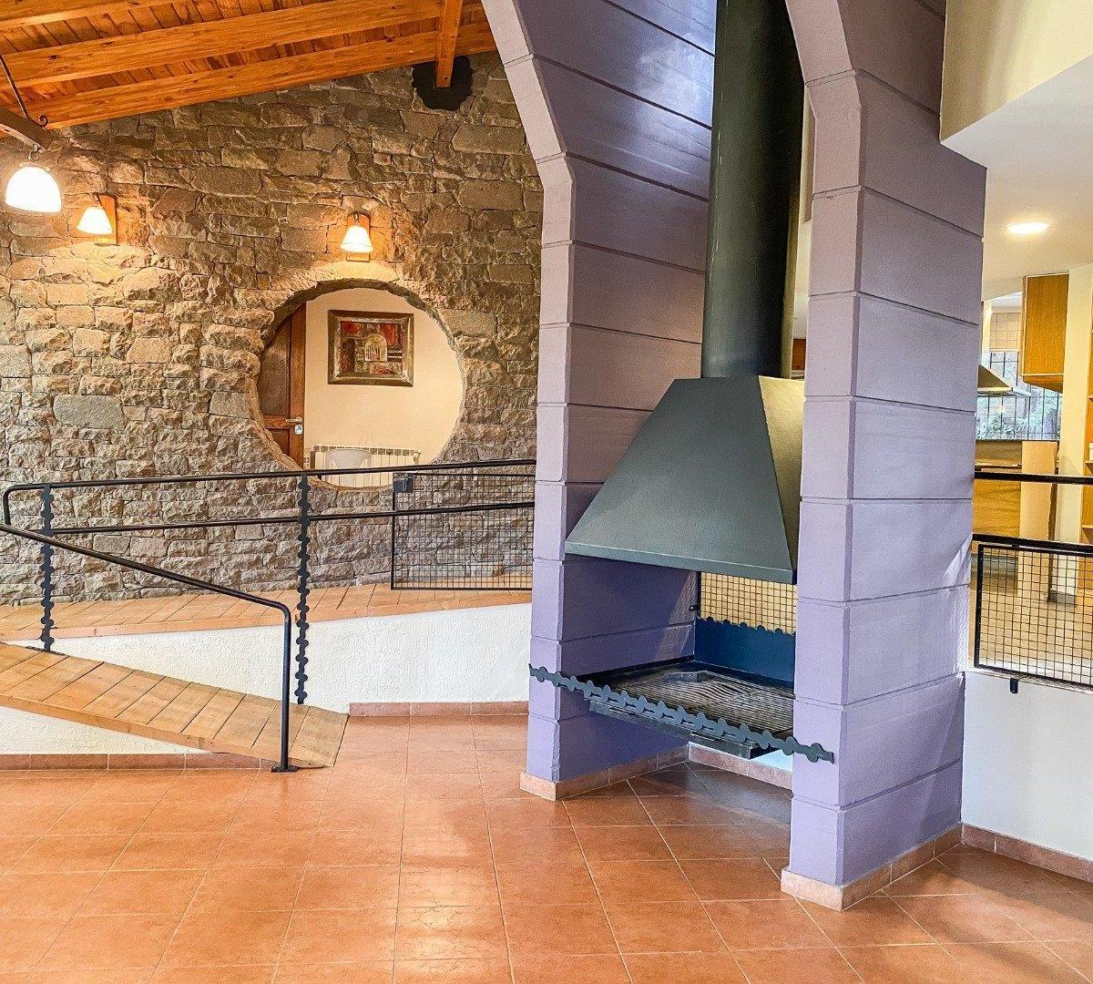 Vende Importante Casa en Carrodilla 1