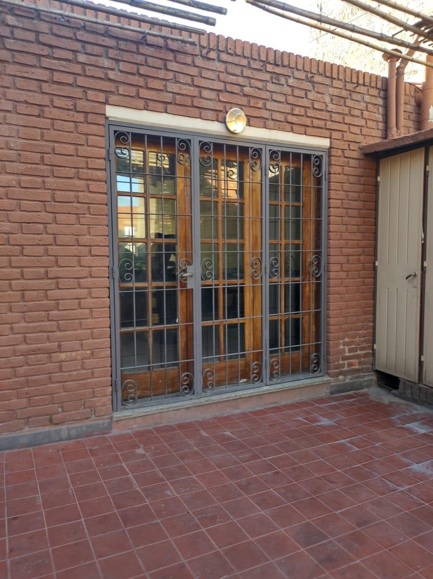 Vende Casa + 2 Locales Comerciales Lateral Costanera 4