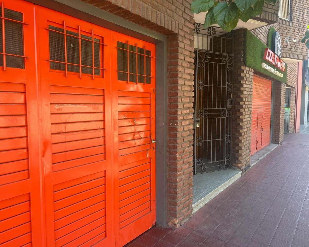Vende Casa + 2 Locales Comerciales Lateral Costanera 3