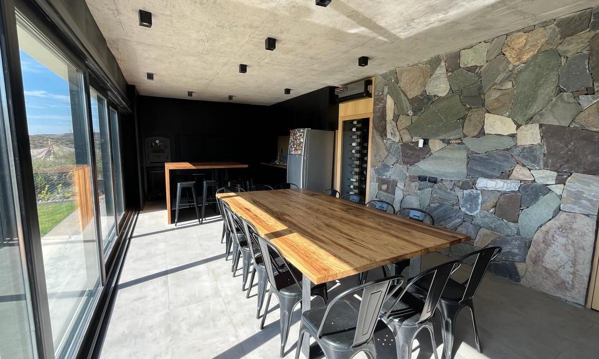 Vende Excelente Casa en Aguaribay Barrio Privado 4