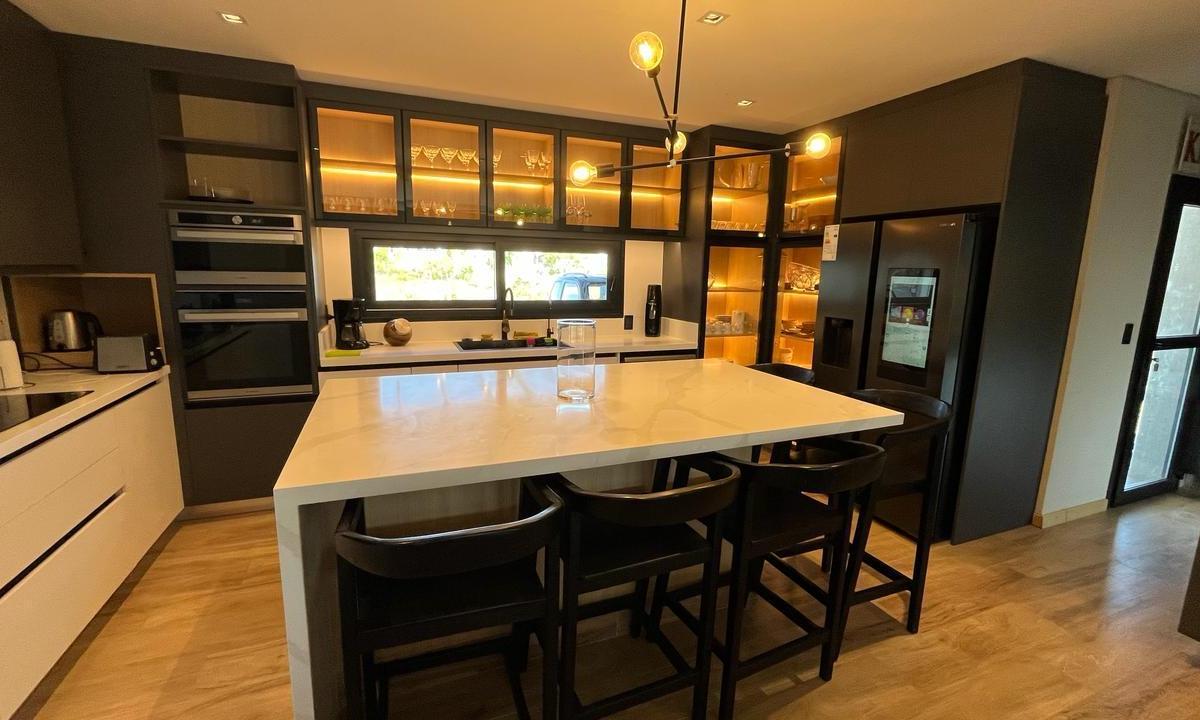Vende Excelente Casa en Aguaribay Barrio Privado 3