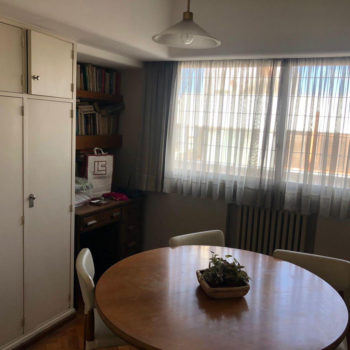 Vende Departamento Sobre 9 de Julio y Peatonal Sarmiento 5