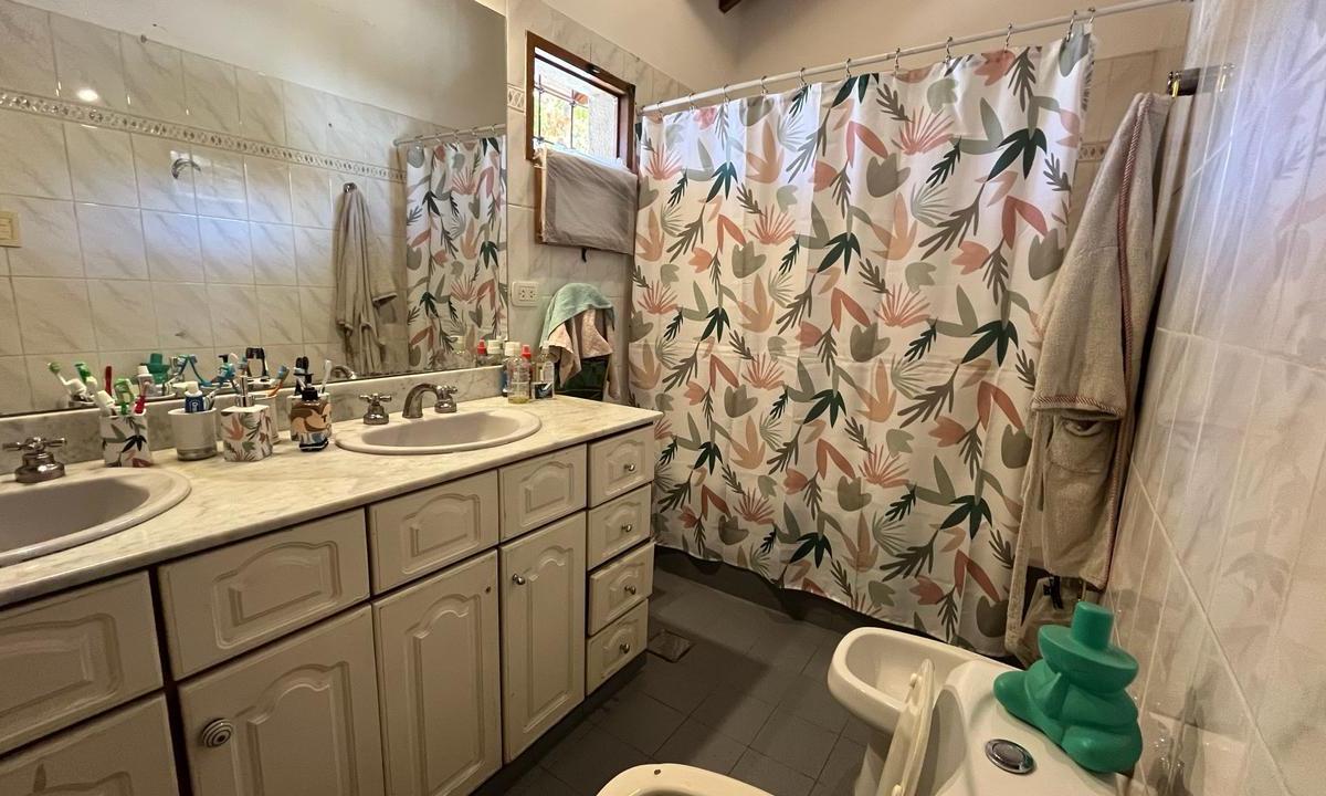 Vende Casa en Bombal Sur Godoy Cruz (Barrio Arizu) 3