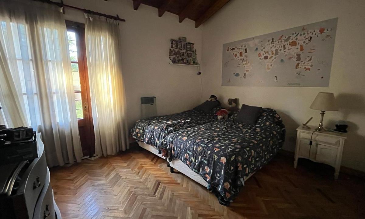Vende Casa en Bombal Sur Godoy Cruz (Barrio Arizu) 2