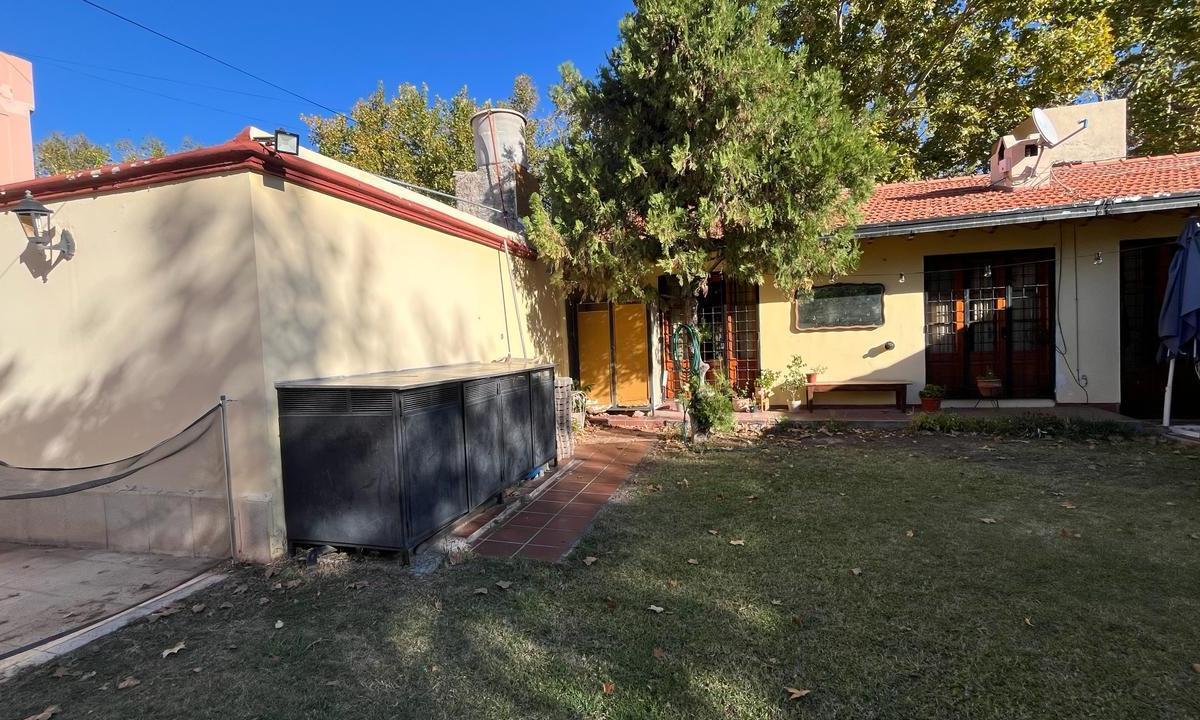 Vende Casa en Bombal Sur Godoy Cruz (Barrio Arizu) 5