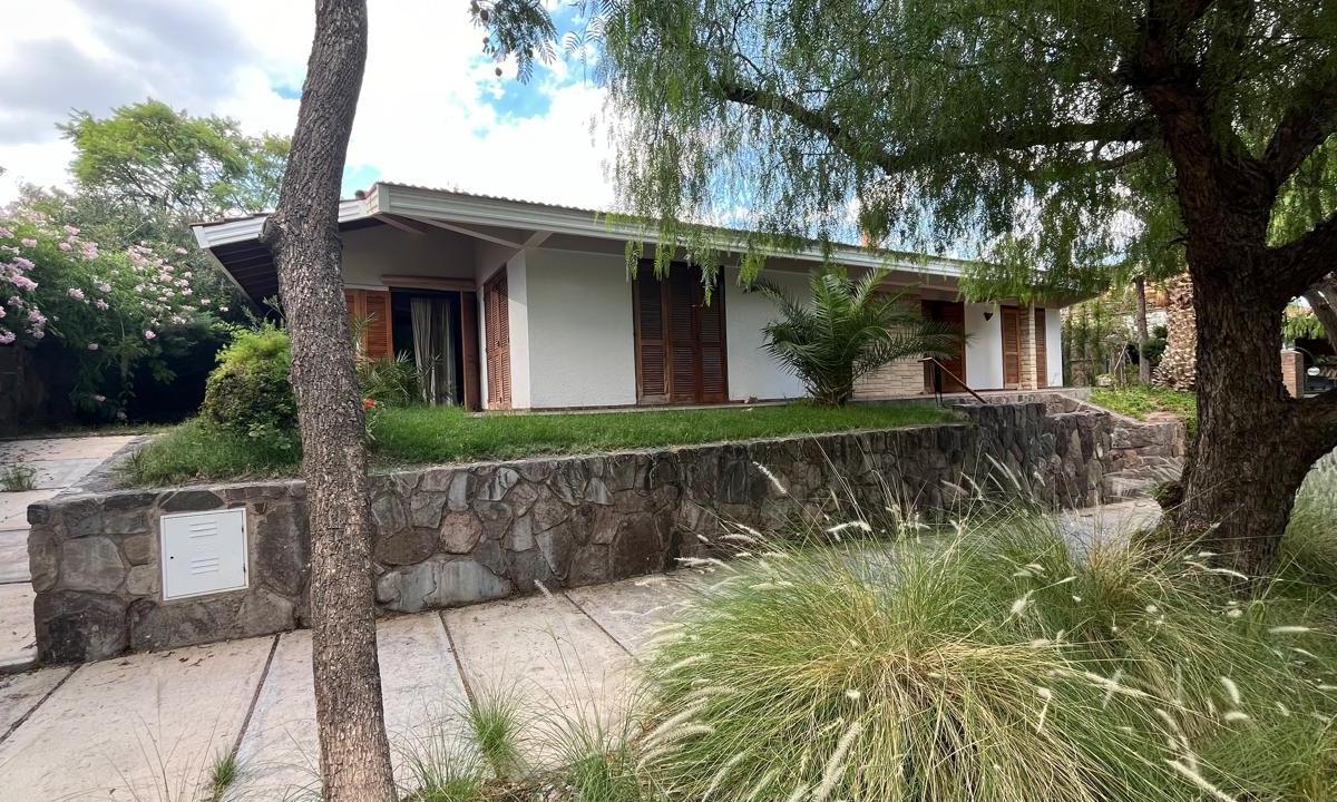 Vende Casa en Dalvian Barrio Privado 3