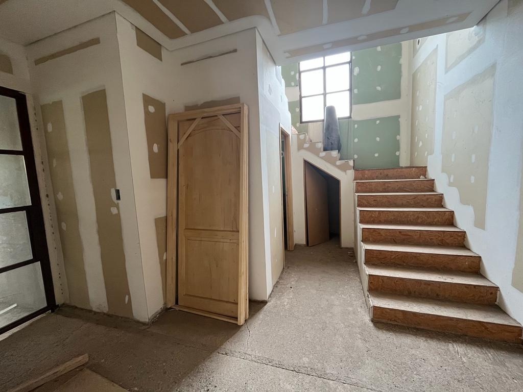 Vende Casa en Dalvian a Terminar 4