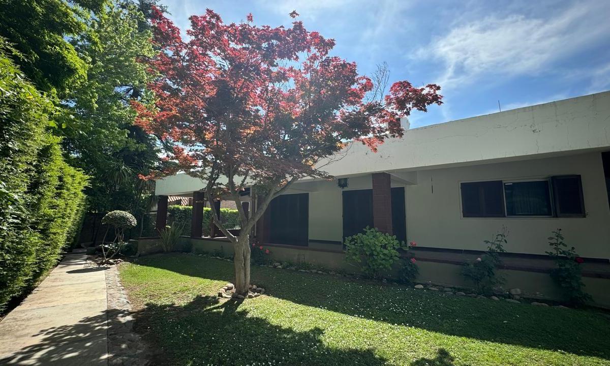 Vende Casa en Chacras de Coria 2