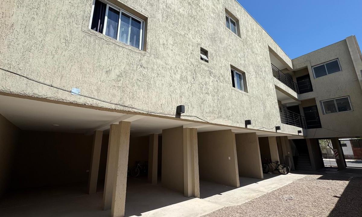 Vende Departamento Amplio en Dorrego a Estrenar 5