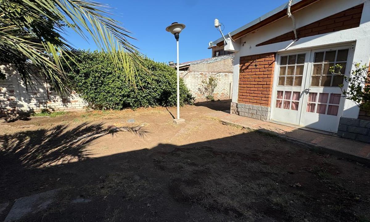 Vende Casa en Barrio Jardin Serrano Godoy Cruz 2