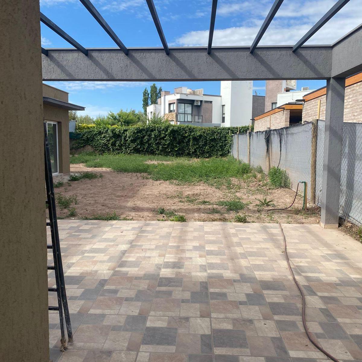 Vende Casa en Ayres de Fader Barrio Privado Drummond 1