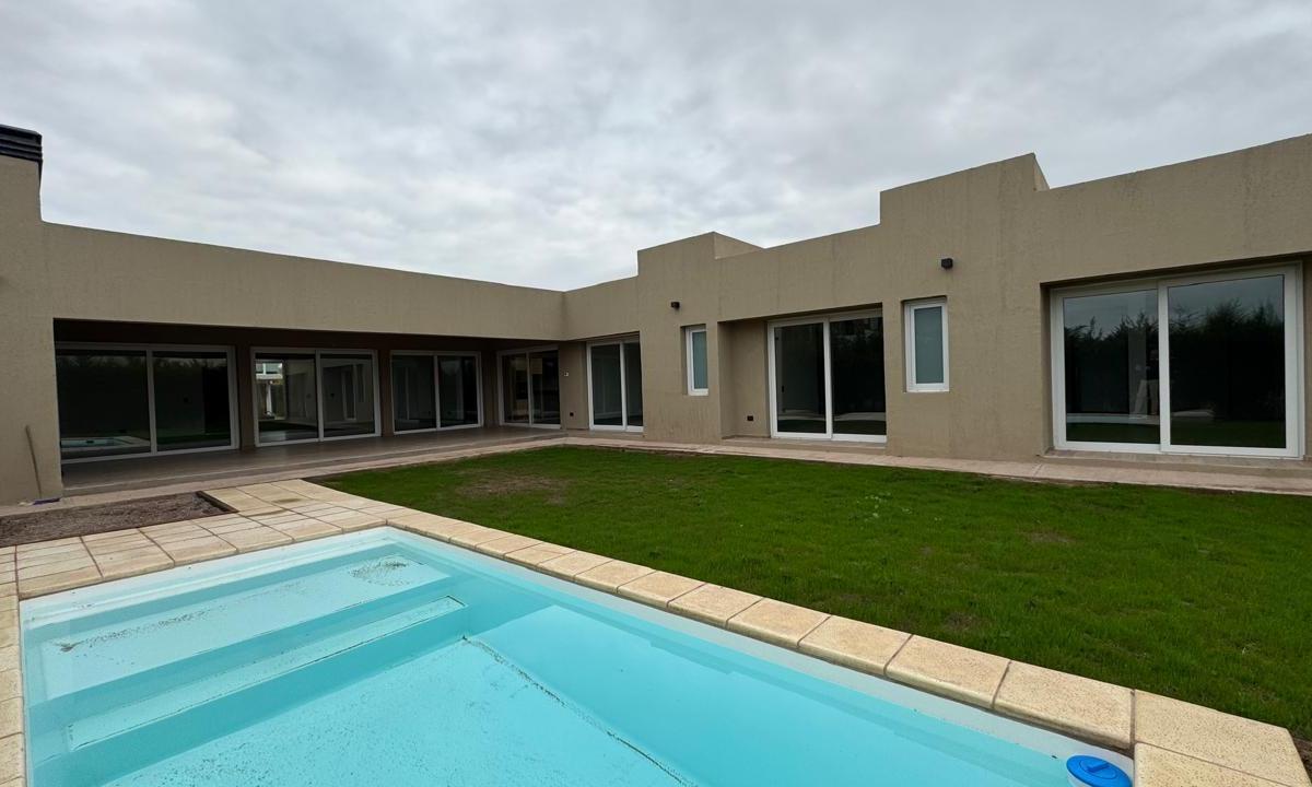 Vende Casa en Las Candelas 2 Barrio Privado 3