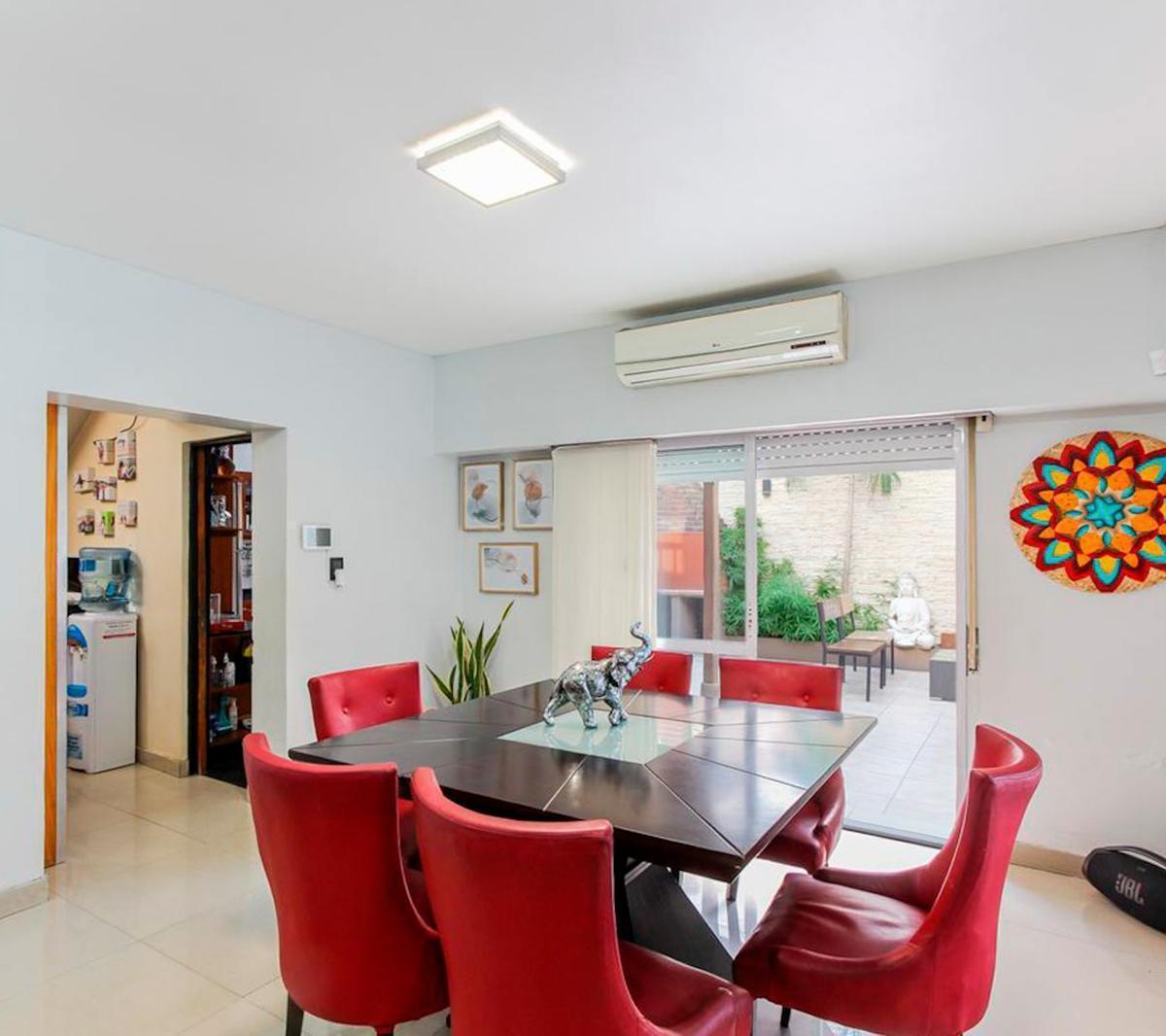 Venta Casa 5 Ambientes Cochera y Patio - Liniers - Apto Credito 1