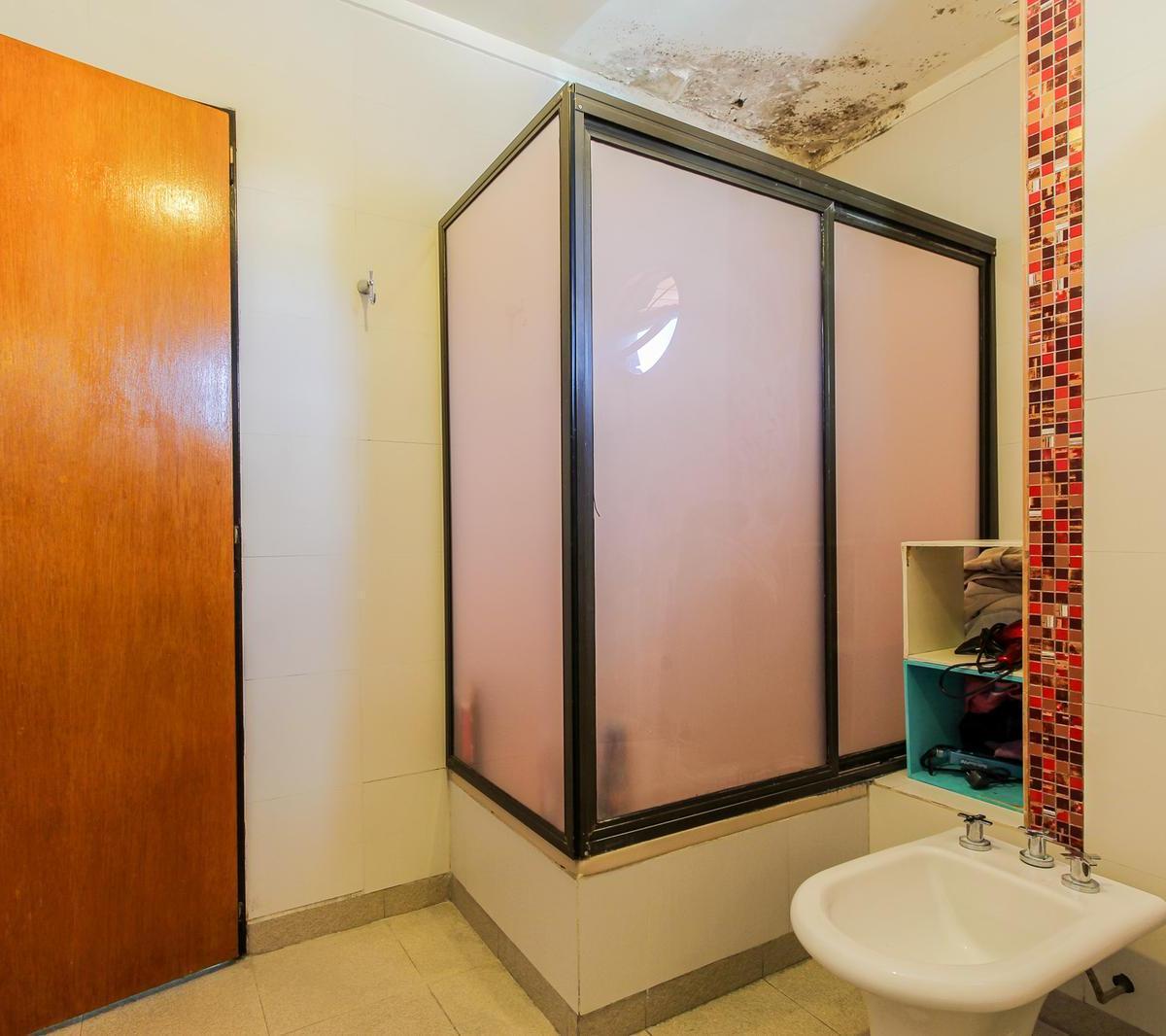 Venta Casa 5 Ambientes Cochera y Patio - Liniers - Apto Credito 2