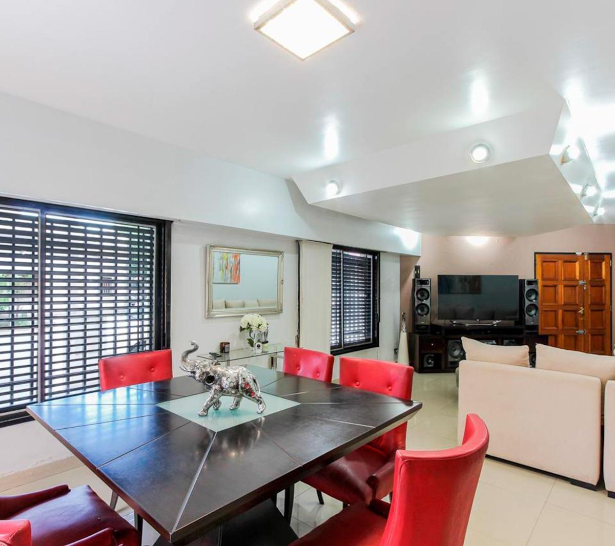 Venta Casa 5 Ambientes Cochera y Patio - Liniers - Apto Credito 5