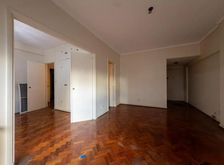 Venta Departamento 3 ambientes con dependencia a refaccionar en Caballito 5