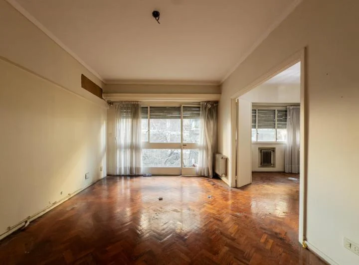 Venta Departamento 3 ambientes con dependencia a refaccionar en Caballito 3