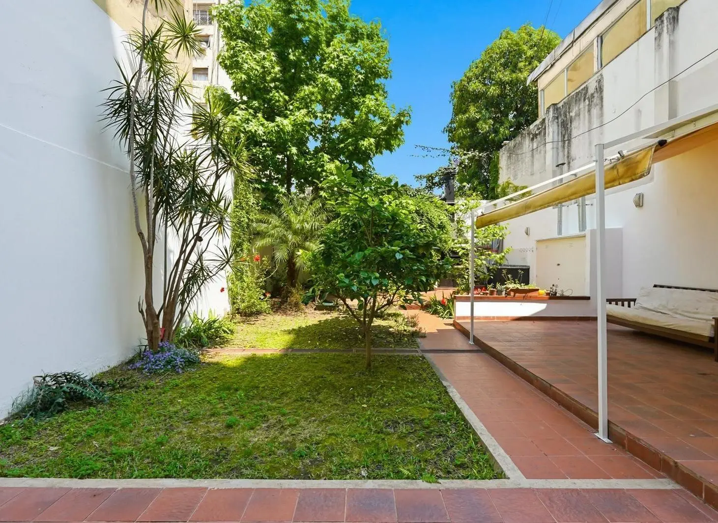 Venta de departamento 3 ambientes con jardín 3