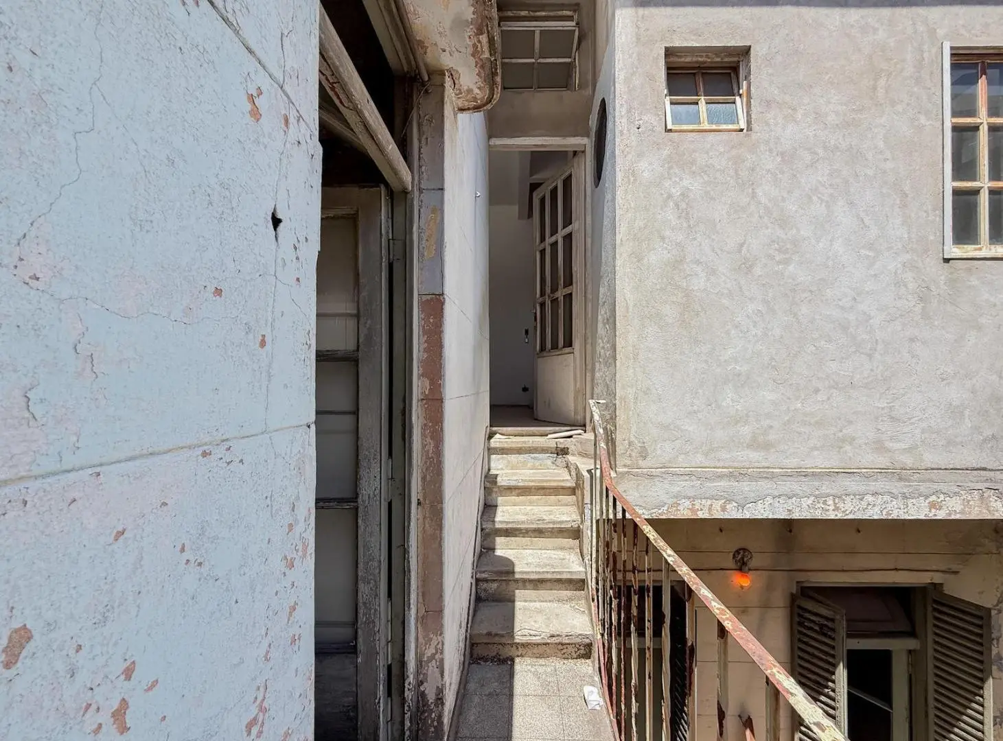 Venta PH 5 ambientes a reciclar con patio y terraza 5