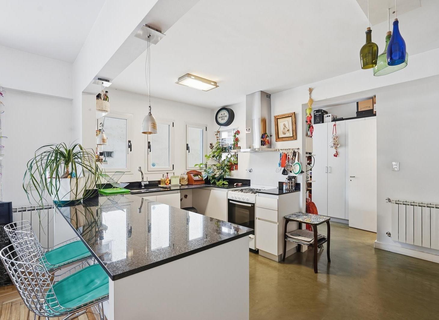 Foto de Venta Departamento 3 Ambientes mas escritorio en Recoleta con cochera y, imagen 2