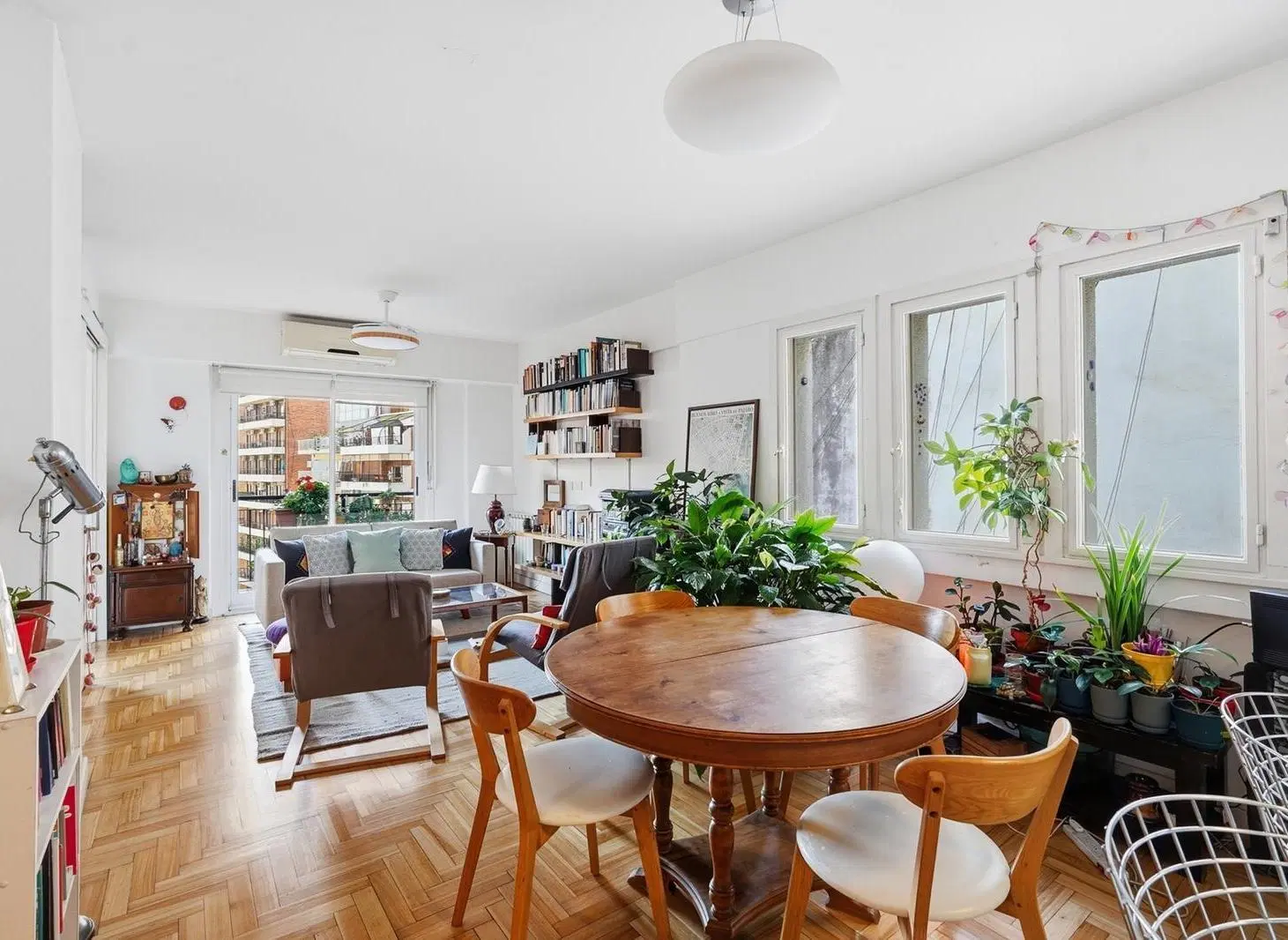 Venta Departamento 3 Ambientes mas escritorio en Recoleta con cochera y balcon 1